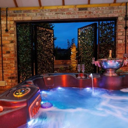 Lincoln Holiday Retreat View With Private Hot Tub Exterior photo